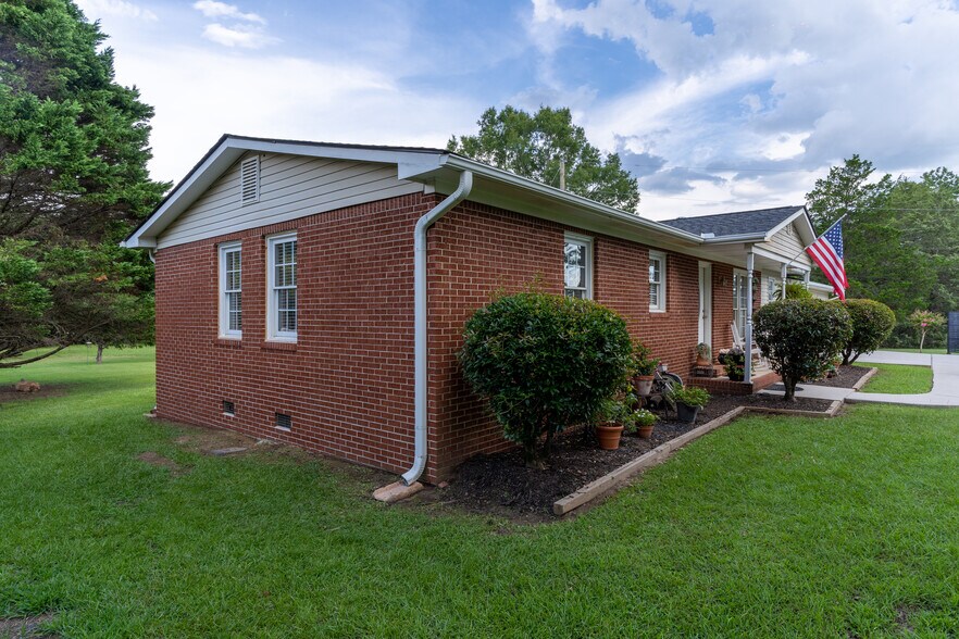 More Photos Of 1537 Jackson St, Locust Grove Office Residential For Sale