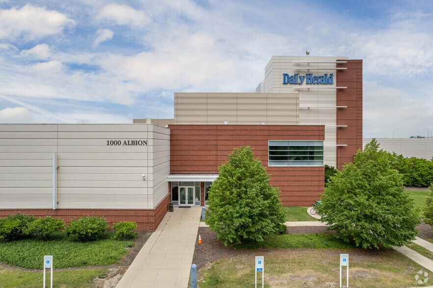 More Photos Of 1000 Albion Ave, Schaumburg Light Distribution For Lease