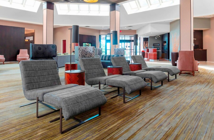 More Photos Of 1721 E Central Texas Expy, Killeen Hotel For Sale
