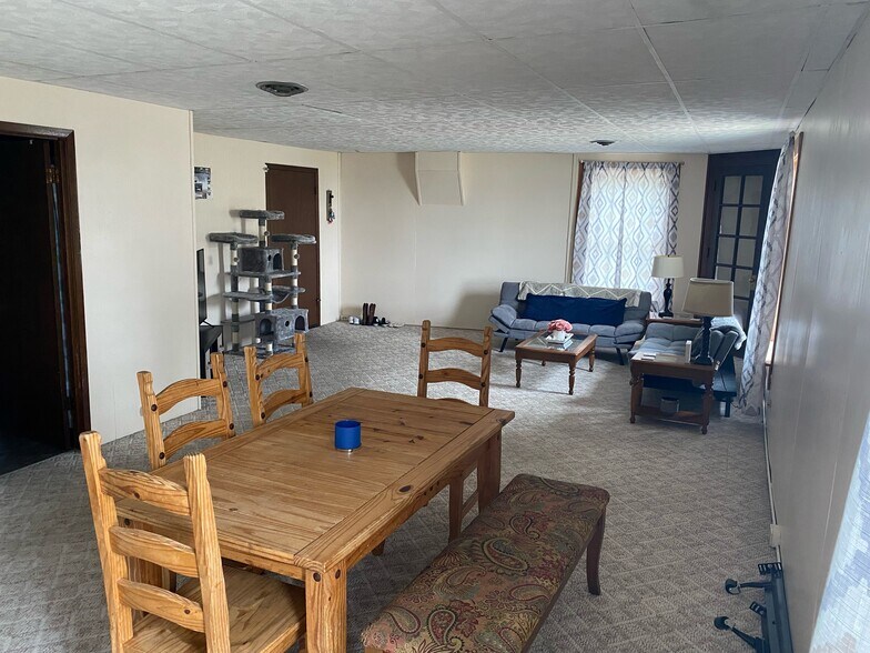 More Photos Of 102 N Main St, Albany Restaurant For Sale