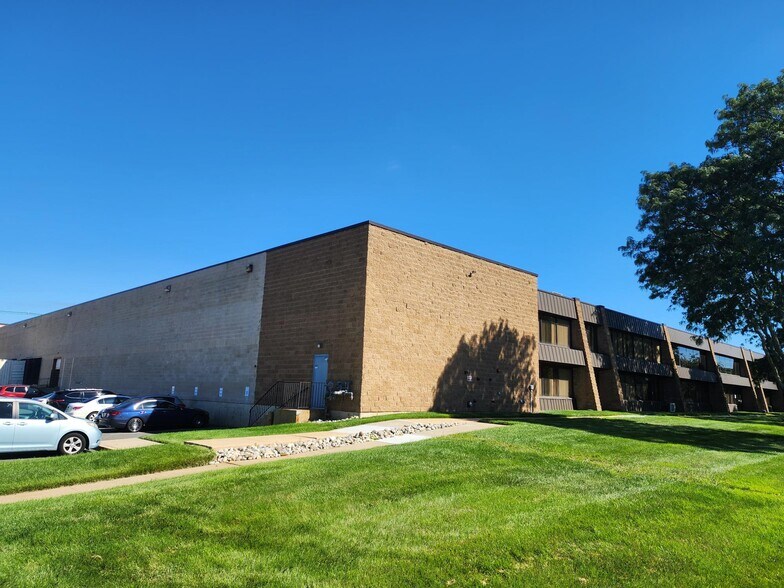 More Photos Of 90 Newfield Ave, Edison Warehouse For Lease