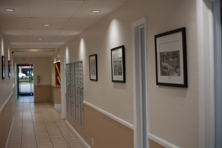 More Photos Of 2880 W Oakland Park Blvd, Fort Lauderdale Office Residential For Lease