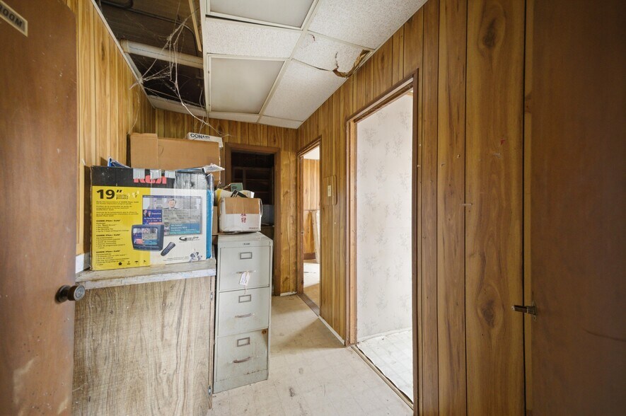 More Photos Of 120 N Main St, Bushnell Office Residential For Sale