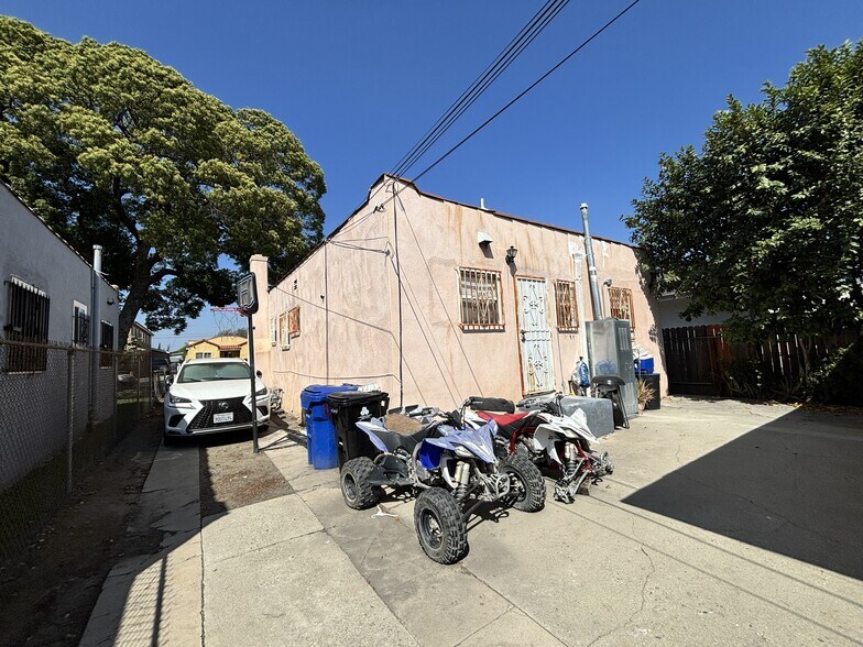 More Photos Of 632 E 78th St, Los Angeles Multifamily For Sale