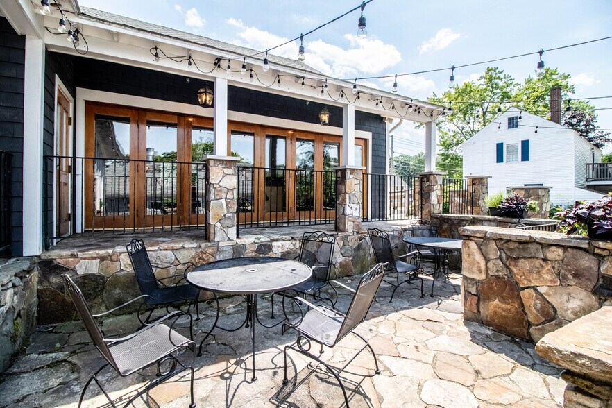 More Photos Of 27 Western Ave, Kennebunk Restaurant For Sale