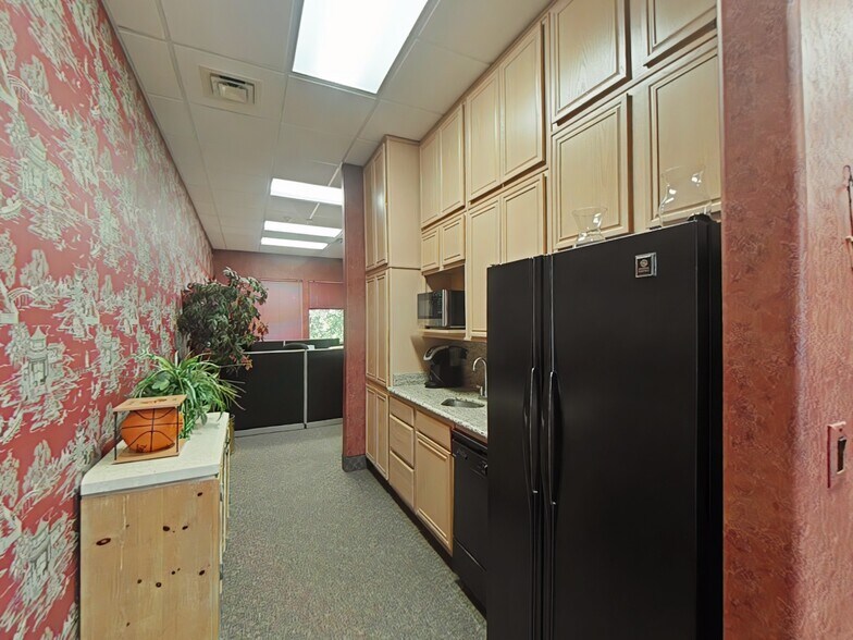 More Photos Of 4091 De Zavala Rd, San Antonio Office For Sale