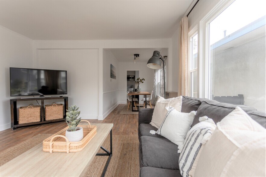 More Photos Of 20 Breeze Ave, Venice Apartments For Sale