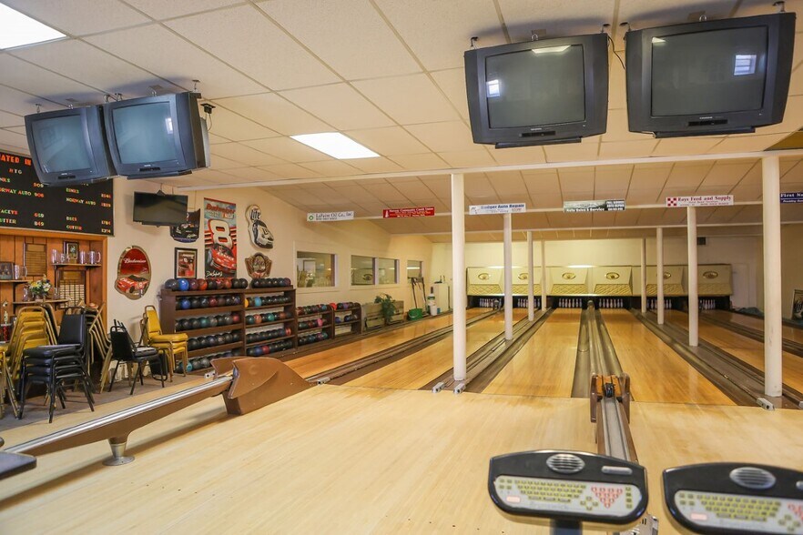 More Photos Of 616 Main St, Norway Restaurant For Sale