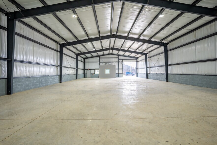 More Photos Of 9 Marigold Ln, Ringgold Warehouse For Lease