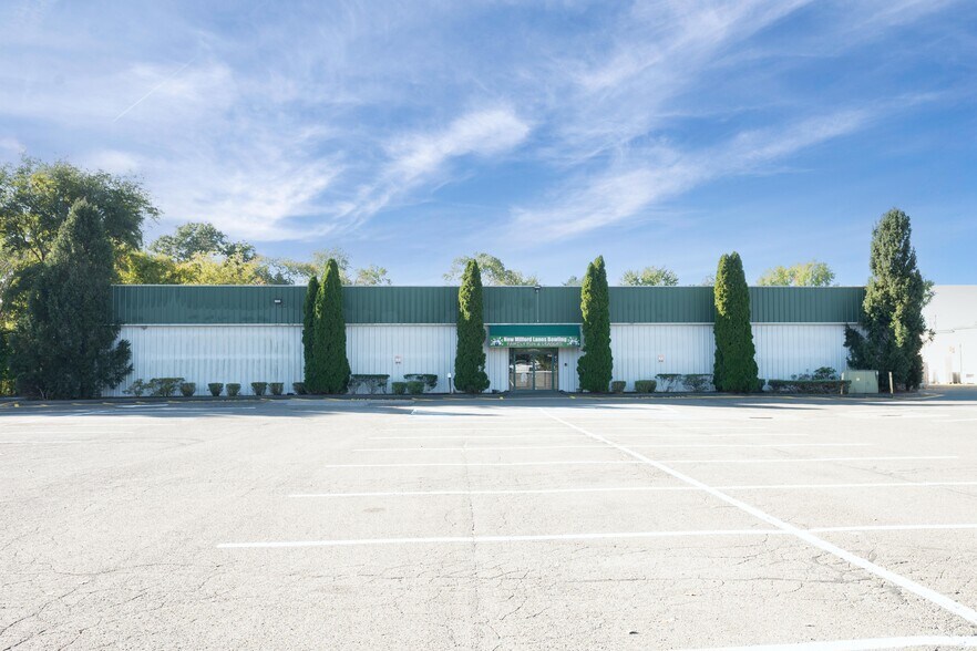 More Photos Of 129-145 Danbury Rd, New Milford Storefront For Lease