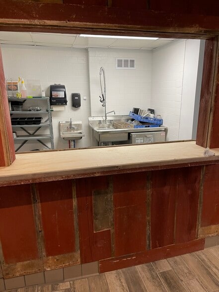 More Photos Of 150 S Washington St, Oxford Freestanding For Sale