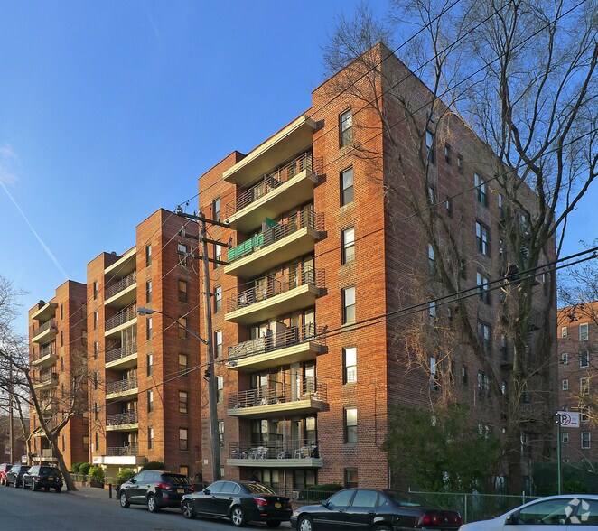 More Photos Of 407 Beach 20th St, Far Rockaway Apartments For Sale