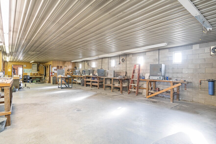 More Photos Of 21646 Baltimore Ave, Georgetown Light Manufacturing For Sale