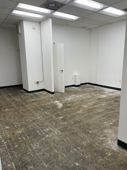 More Photos Of 6333 Wilshire Blvd, Los Angeles Medical For Lease