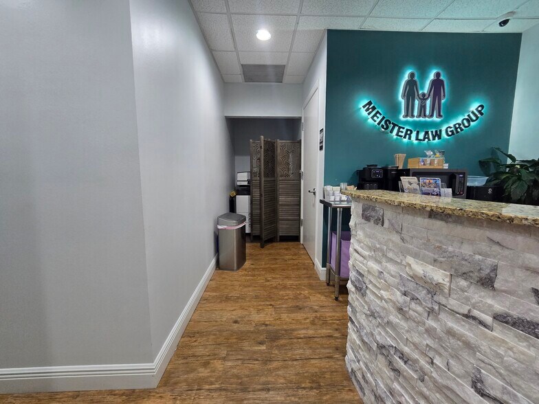 More Photos Of 13131 Kings Lake Dr, Gibsonton Medical For Lease