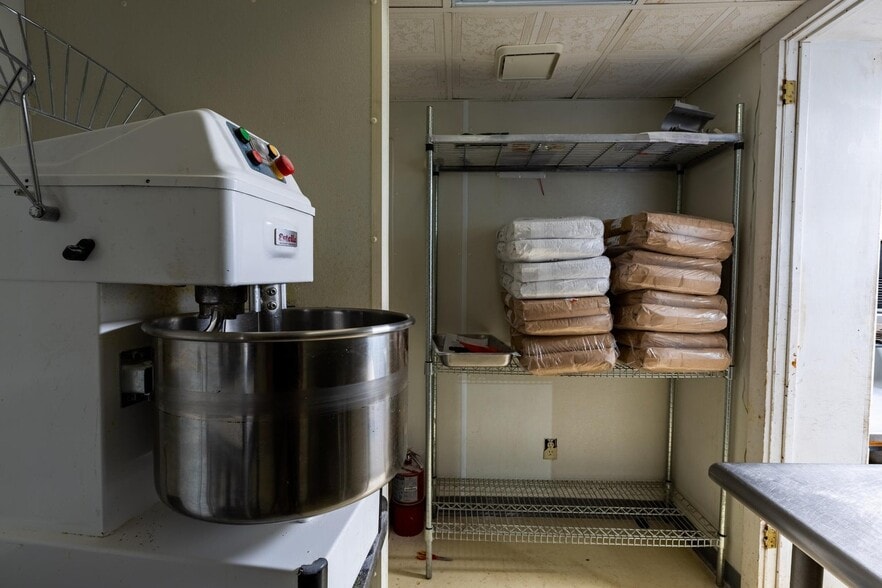 More Photos Of 507 W Wisconsin St, Sparta Flex For Sale