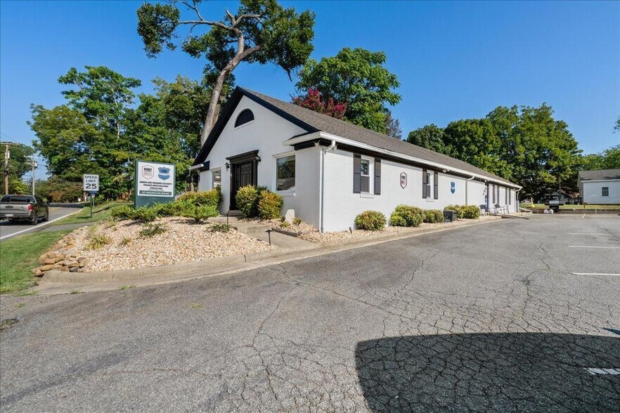 More Photos Of 57 Mountain Rd, Halifax Office For Sale