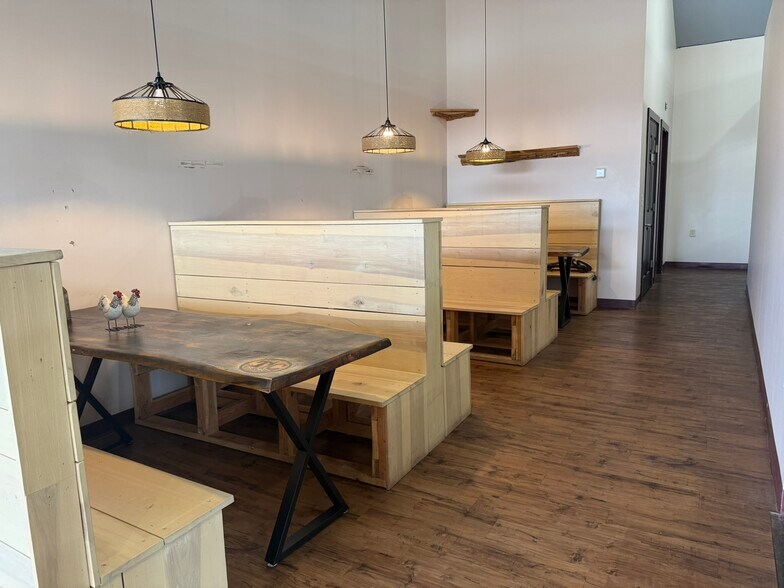 More Photos Of 10 East St, East Granby Storefront Retail Office For Lease