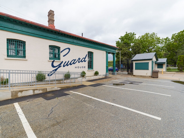 More Photos Of 2275 Bridge St, Philadelphia Unknown For Lease