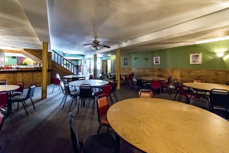 More Photos Of 141 Congamond Rd, Southwick Restaurant For Lease