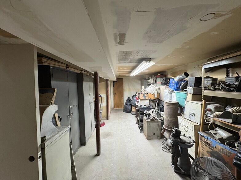 More Photos Of 7951 Myrtle Ave, Glendale Storefront Retail Residential For Sale