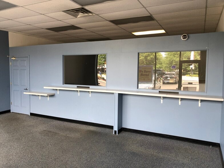 More Photos Of 4120-4128 N Milwaukee Ave, Chicago Storefront For Lease