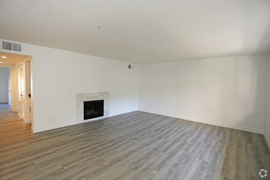 More Photos Of 8815 Cynthia St, West Hollywood Apartments For Sale