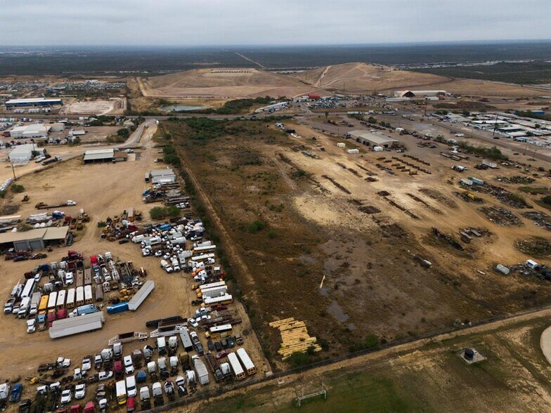 More Photos Of 6221 Texas 359 (ABST 0296 POR 32 A), Laredo Land For Sale