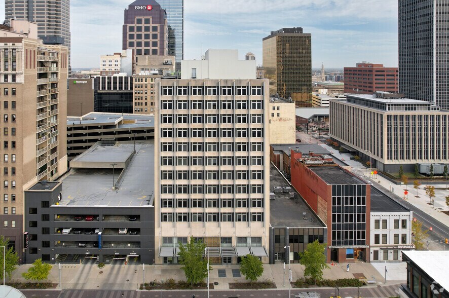 More Photos Of 130 E Washington St, Indianapolis Office For Lease