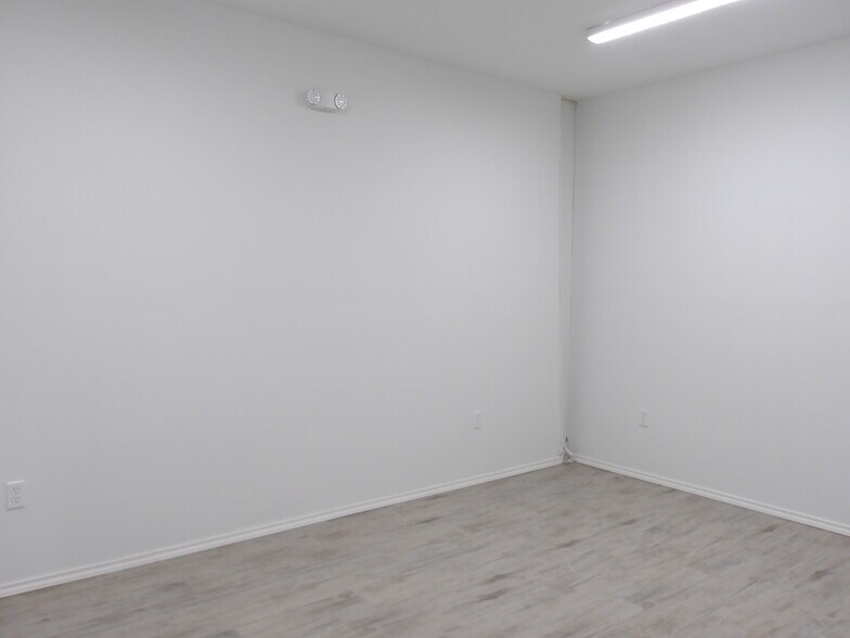 More Photos Of 1750 Reveille Rd, Harlingen Distribution For Lease