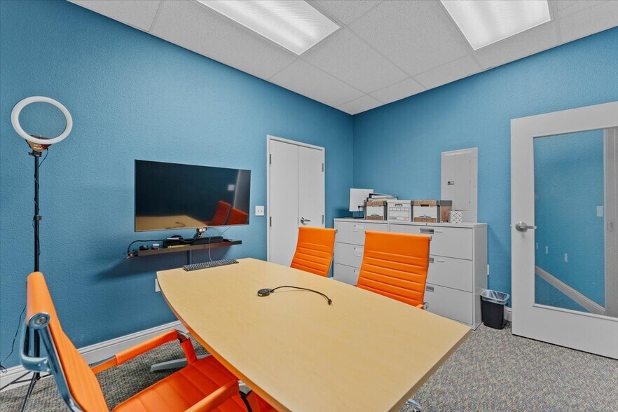 More Photos Of 2155 Larkspur Ln, Redding Office For Sale