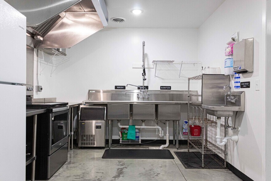 More Photos Of 309 Prairie Ave SW, De Smet Health Club For Sale