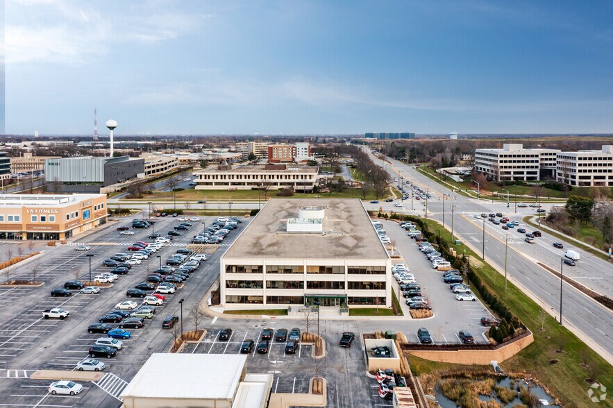 More Photos Of 2122 York Rd, Oak Brook Medical For Sale