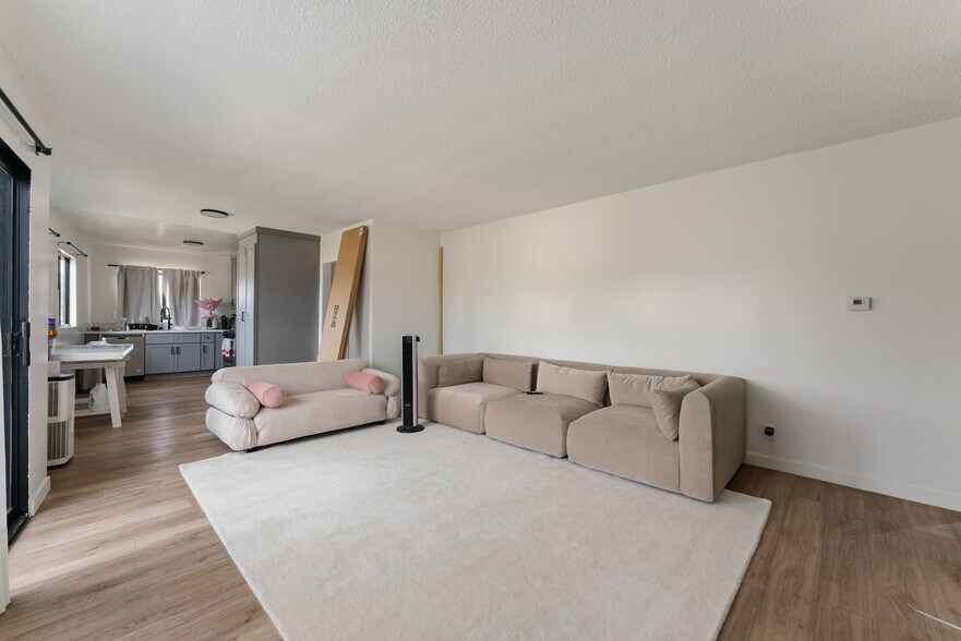 More Photos Of 5810 San Vicente Blvd, Los Angeles Apartments For Sale