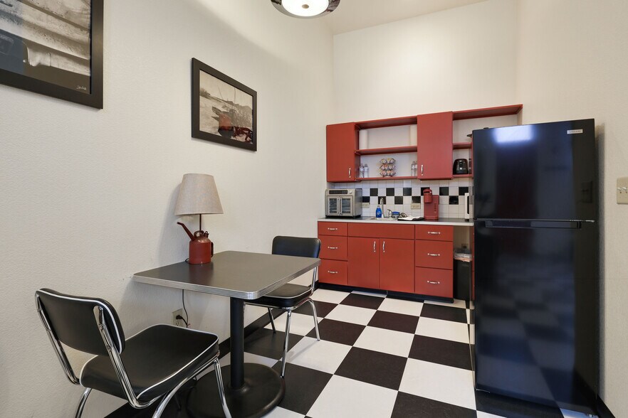 More Photos Of 315 E Andy Devine Ave, Kingman Hotel For Sale