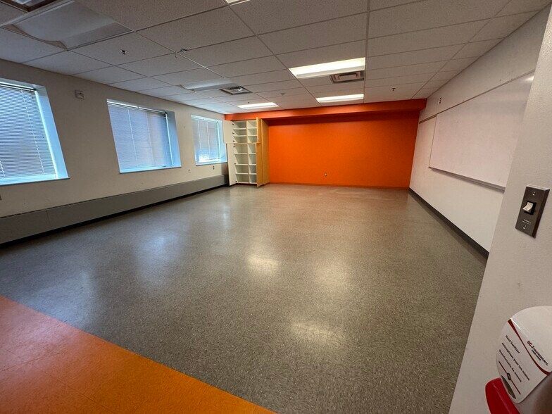 More Photos Of 1846 E 64th Ave, Anchorage Specialty For Sale