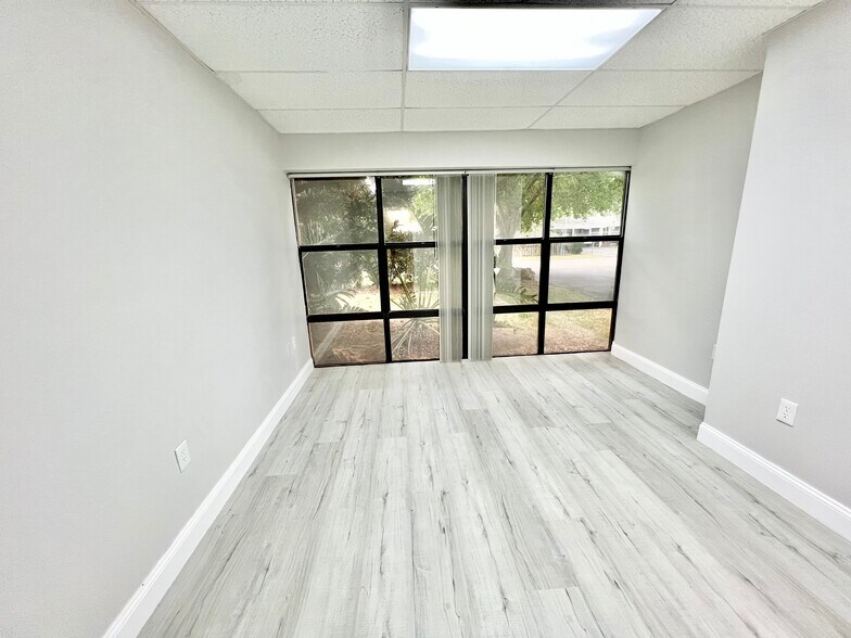 More Photos Of 2650 Bahia Vista St, Sarasota Medical For Sale