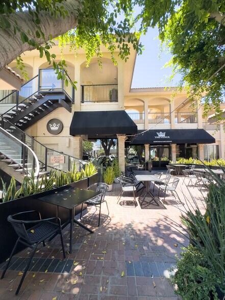 More Photos Of 73111 El Paseo Dr, Palm Desert Storefront Retail Office For Lease