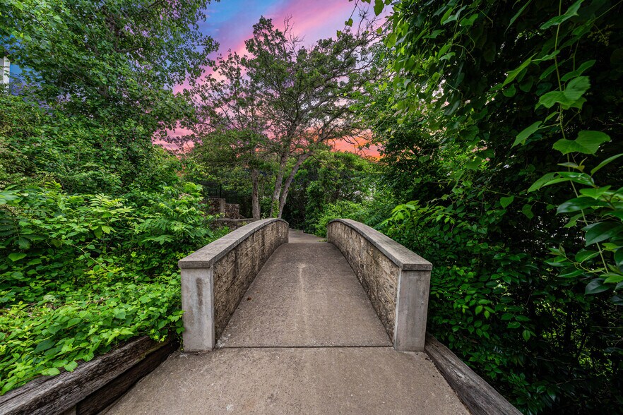 More Photos Of The Enclave, Waco Land For Sale