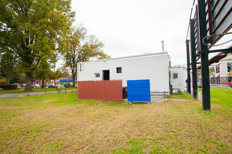 More Photos Of 6053 Ridge Ave, Philadelphia Restaurant For Sale