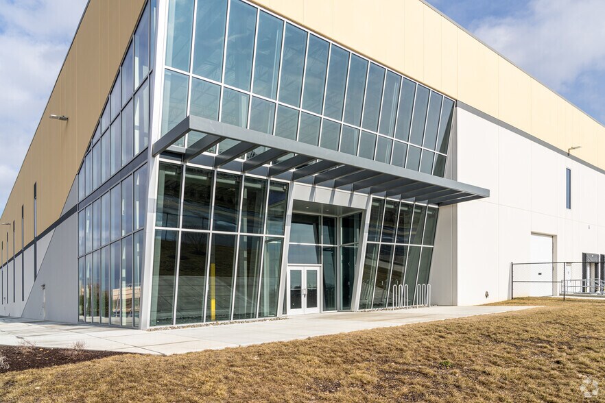 More Photos Of 120 Piccard Rd, New Castle Distribution For Lease