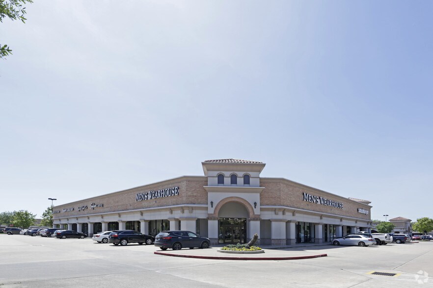 More Photos Of 2725-2623 Town-Center Blvd, Sugar Land Unknown For Lease