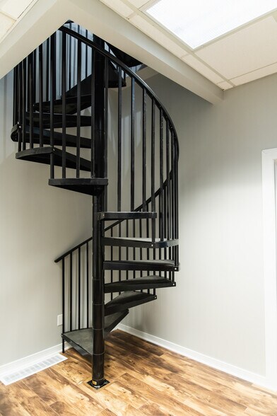 More Photos Of 45 N Chillicothe Rd, Aurora Office For Lease