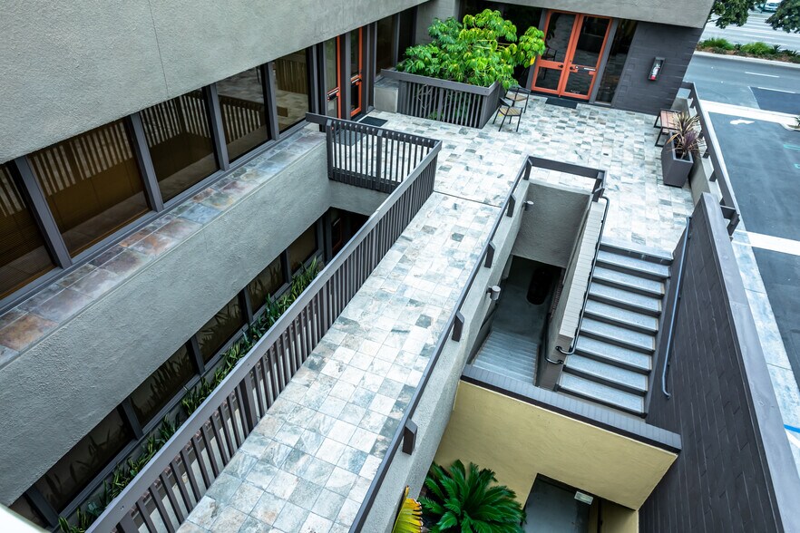 More Photos Of 3700 Campus Dr, Newport Beach Office For Lease