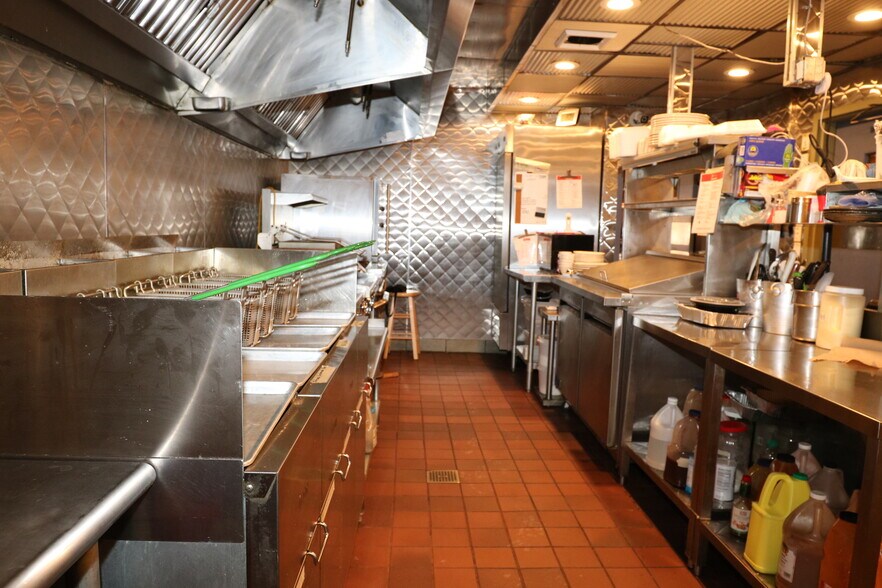 More Photos Of 1730 Goodman St, Rochester Bar For Sale