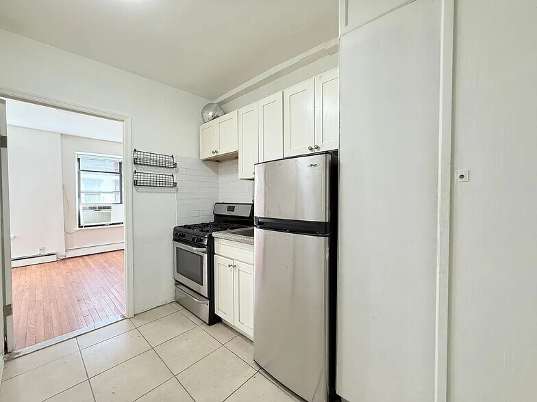 More Photos Of 109 Madison St, New York Apartments For Sale