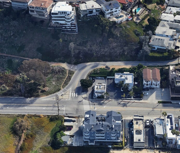 More Photos Of 444 Culver Blvd, Playa Del Rey Freestanding For Lease