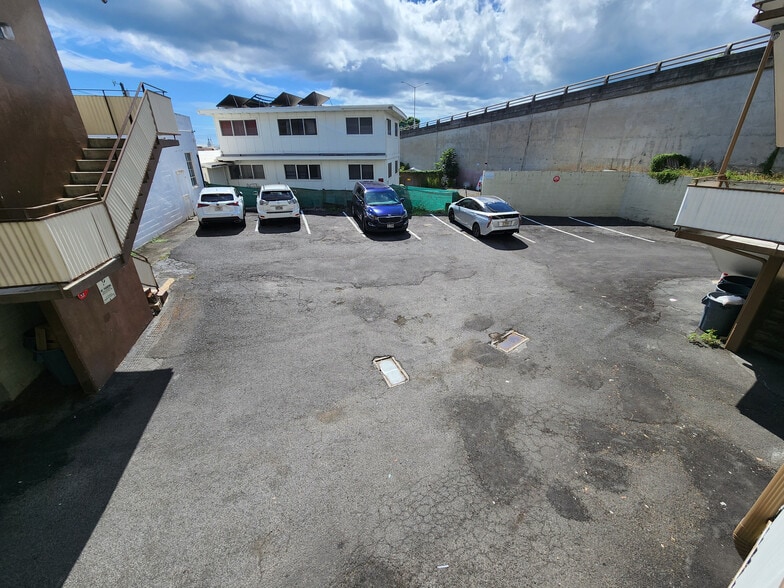 More Photos Of 1989-1997 Pauoa Rd, Honolulu Storefront Retail Residential For Lease