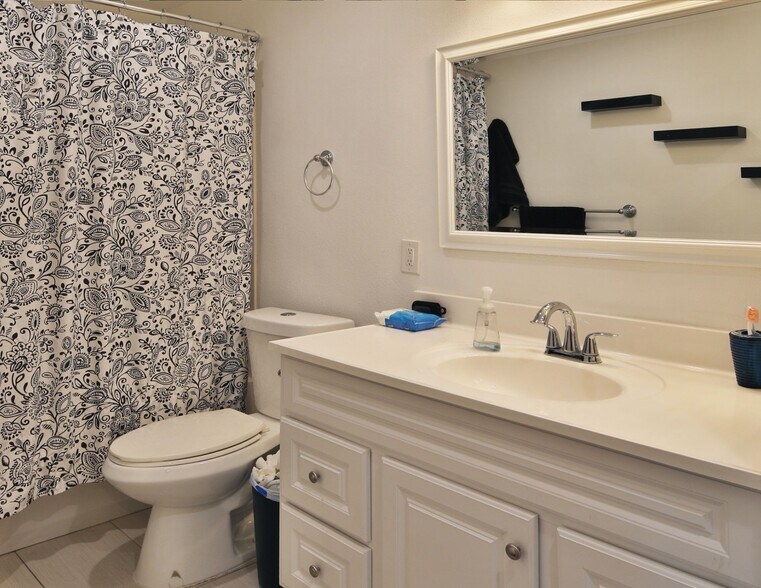 More Photos Of 27700 Avenida Terrazo, Cathedral City Apartments For Sale