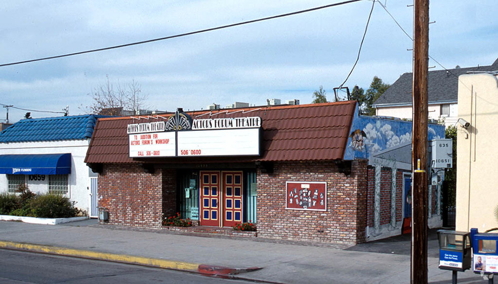 Primary Photo Of 10655 Magnolia Blvd, North Hollywood Storefront Retail Office For Sale